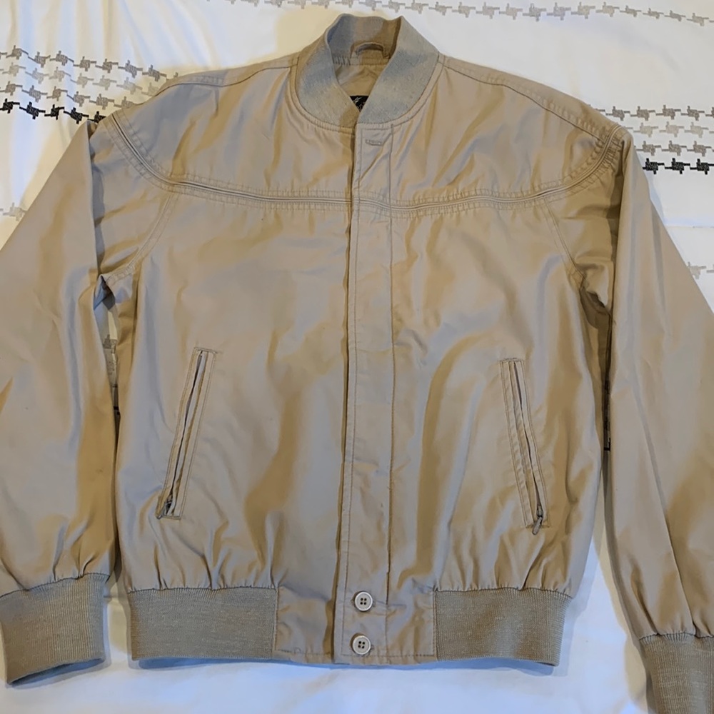 Lightweight zip up jacket